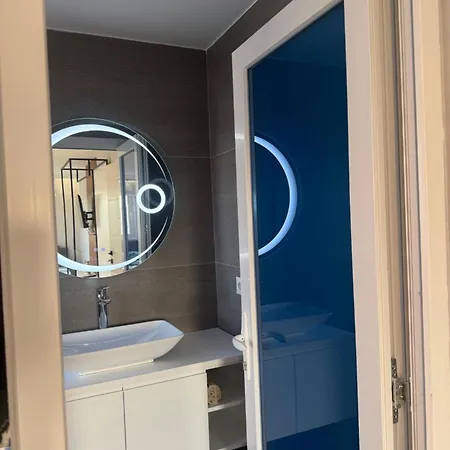 Apartament Eri *